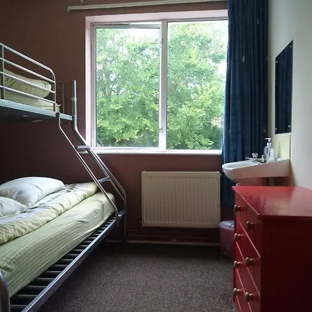Hostel Dempseys *