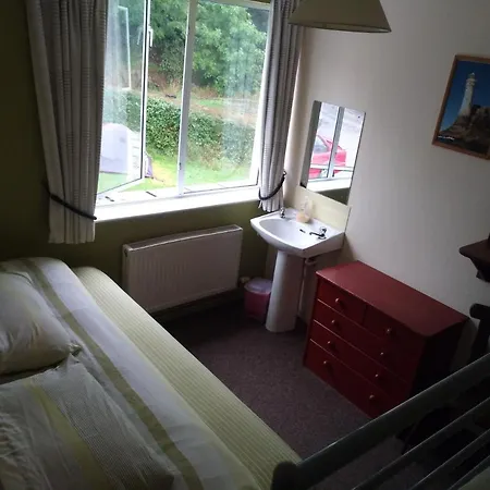 Dempseys Hostel *