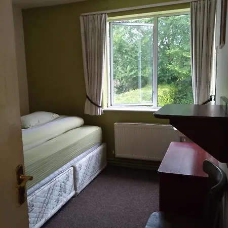 Hostel Dempseys *